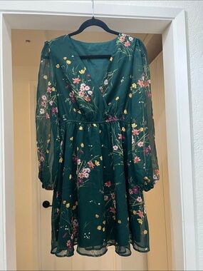 Green Floral V-Neck Long Sleeve Chiffon Dress